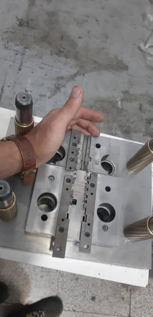 قالب شیت متال قسمت داخلی کابل شبکه 2 672e187a 3935 472a 9ab8 902c4c23af62 قالب شیت متال قسمت داخلی کابل شبکه