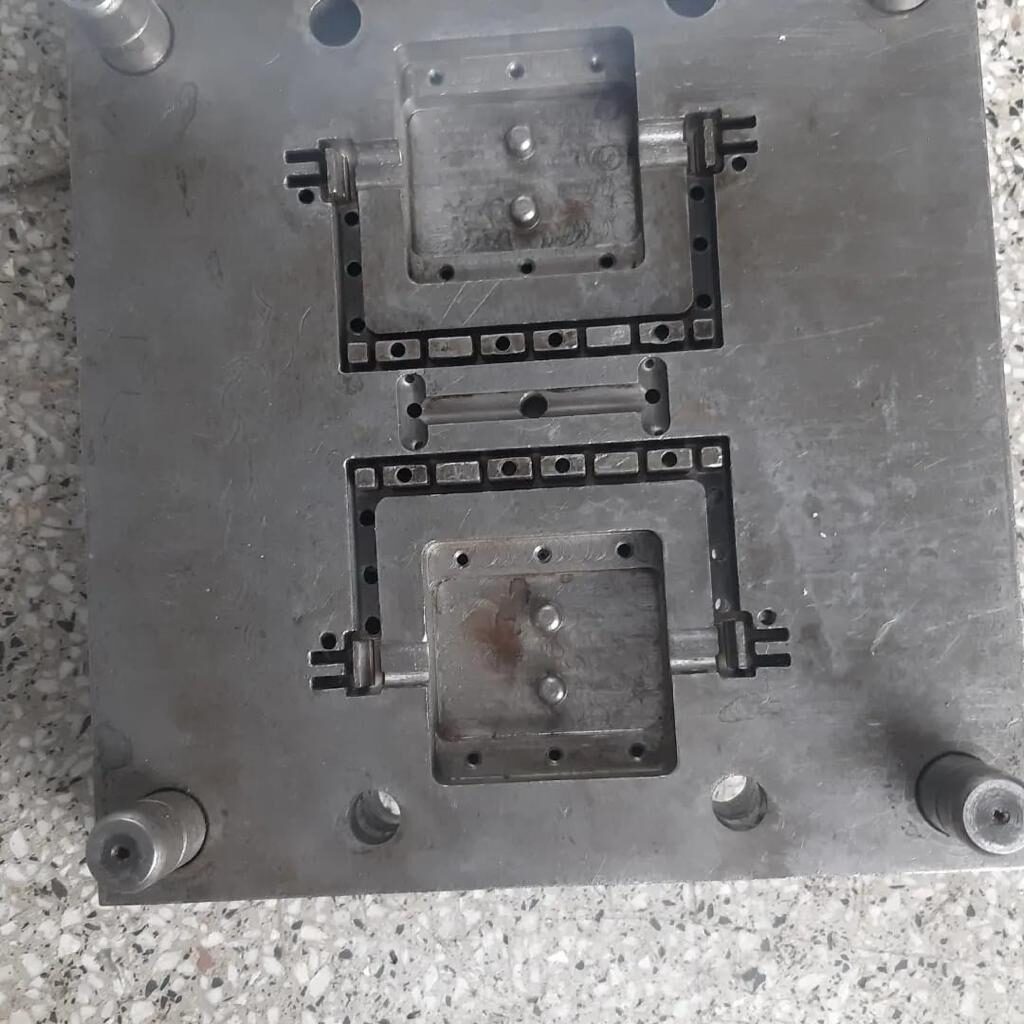 قالب باطری اتومبیل 750 رویه + دستگیریهای باطری 2 f902d0b5 a710 40ff b7d6 9492f238ecac قالب باطری اتومبیل 750 رویه + دستگیریهای باطری